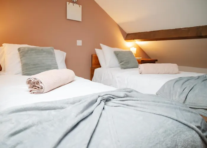 Pet Friendly hotel: Vale Farm Cottages